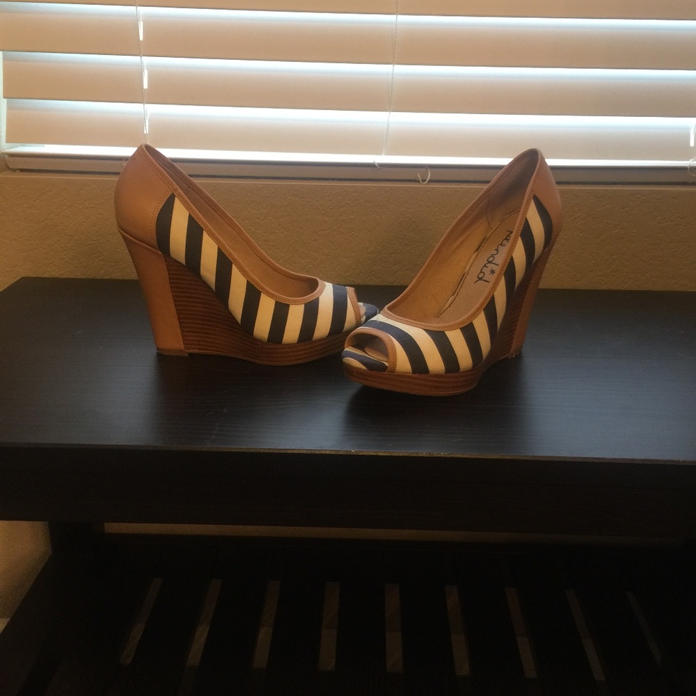 Splendid Striped wedge